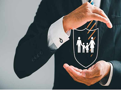 Equipo de seguridad protegiendo empresas coorporativas con protocolos integrales